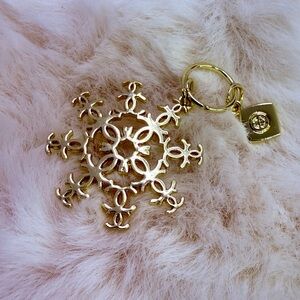 CHANEL Holiday 2024 Limited Edition Gold Snowflake Charm Accessory